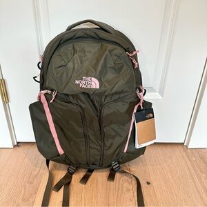 🆕The North Face Surge Backpack